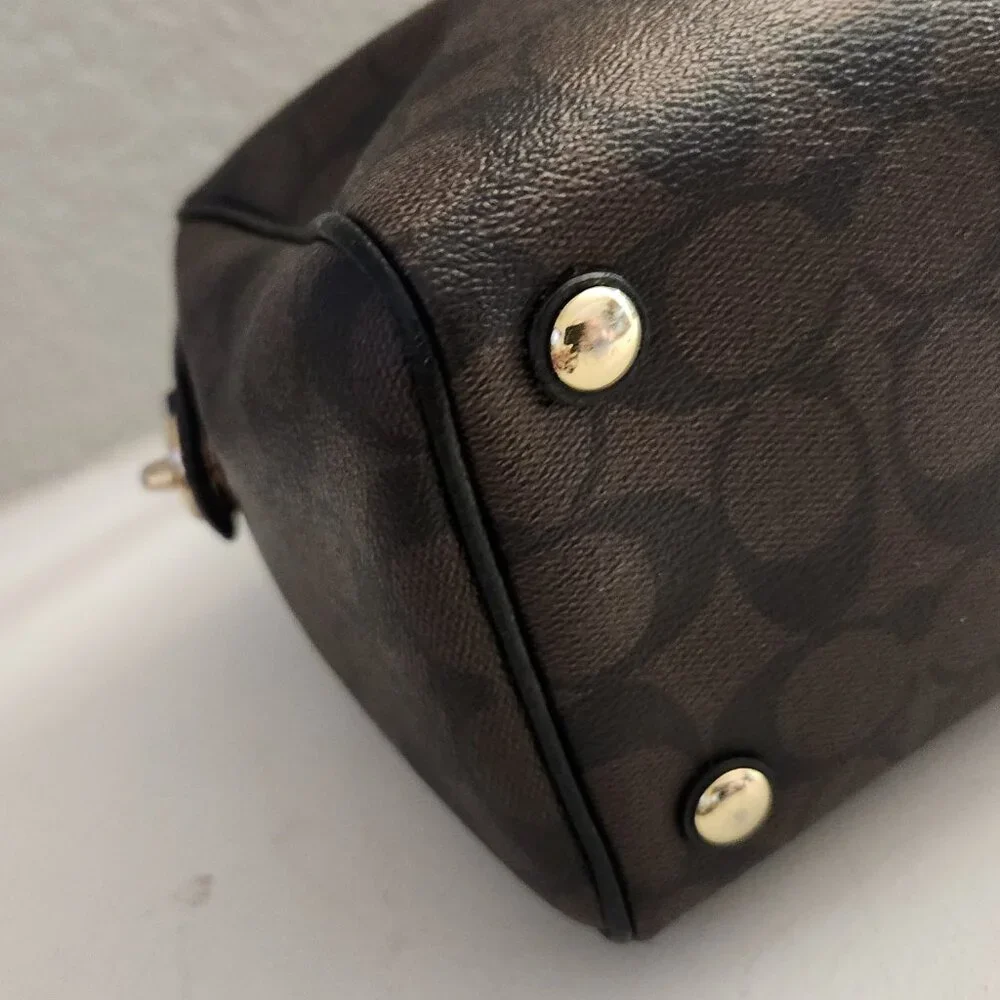 Coach Euc Signature Mini Bennett Shoulder Bag